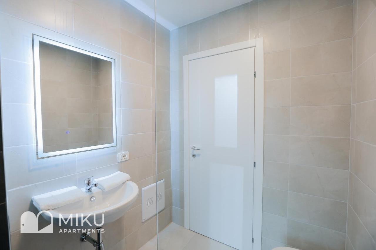 Miku Apartment - Vibrant 1Bd Apartment At Olympic Residence Тирана Екстер'єр фото