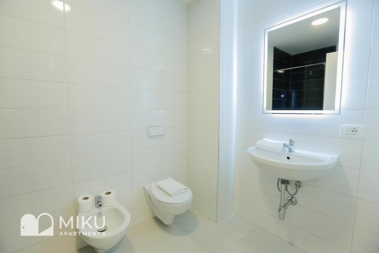 Miku Apartment - Vibrant 1Bd Apartment At Olympic Residence Тирана Екстер'єр фото