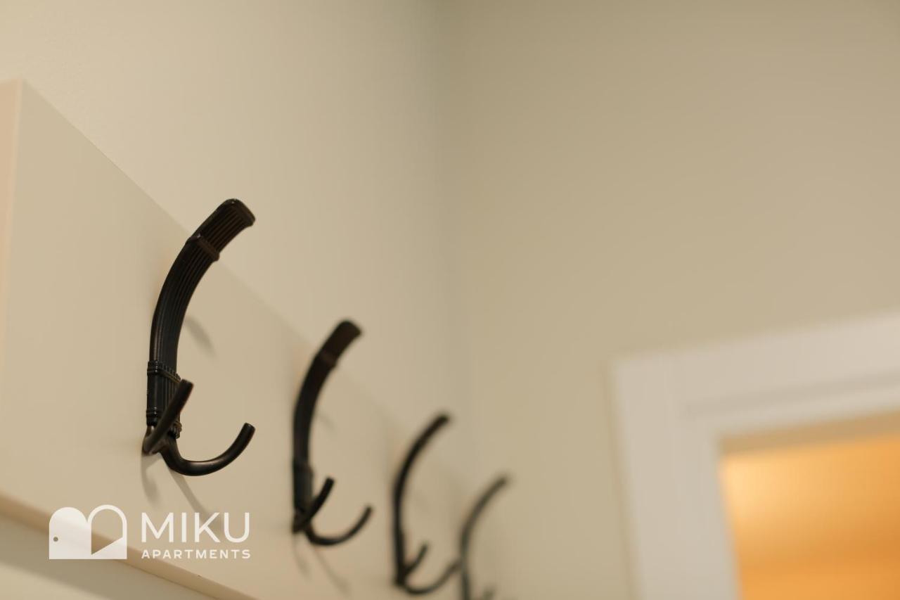 Miku Apartment - Vibrant 1Bd Apartment At Olympic Residence Тирана Екстер'єр фото